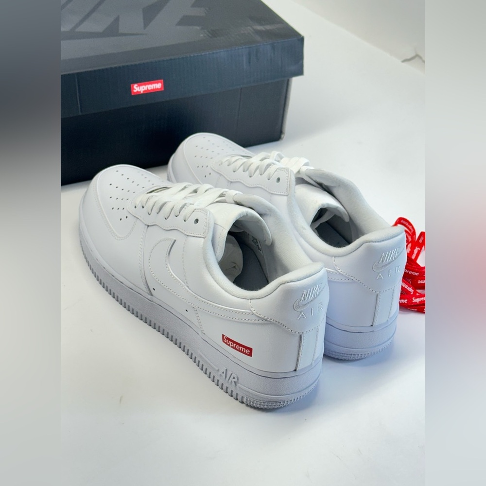 Supreme x Nike Air Force 1 Low BRAND NEW Men’s Sneakers LIMITED EDITION size 10 - Picture 3 of 7